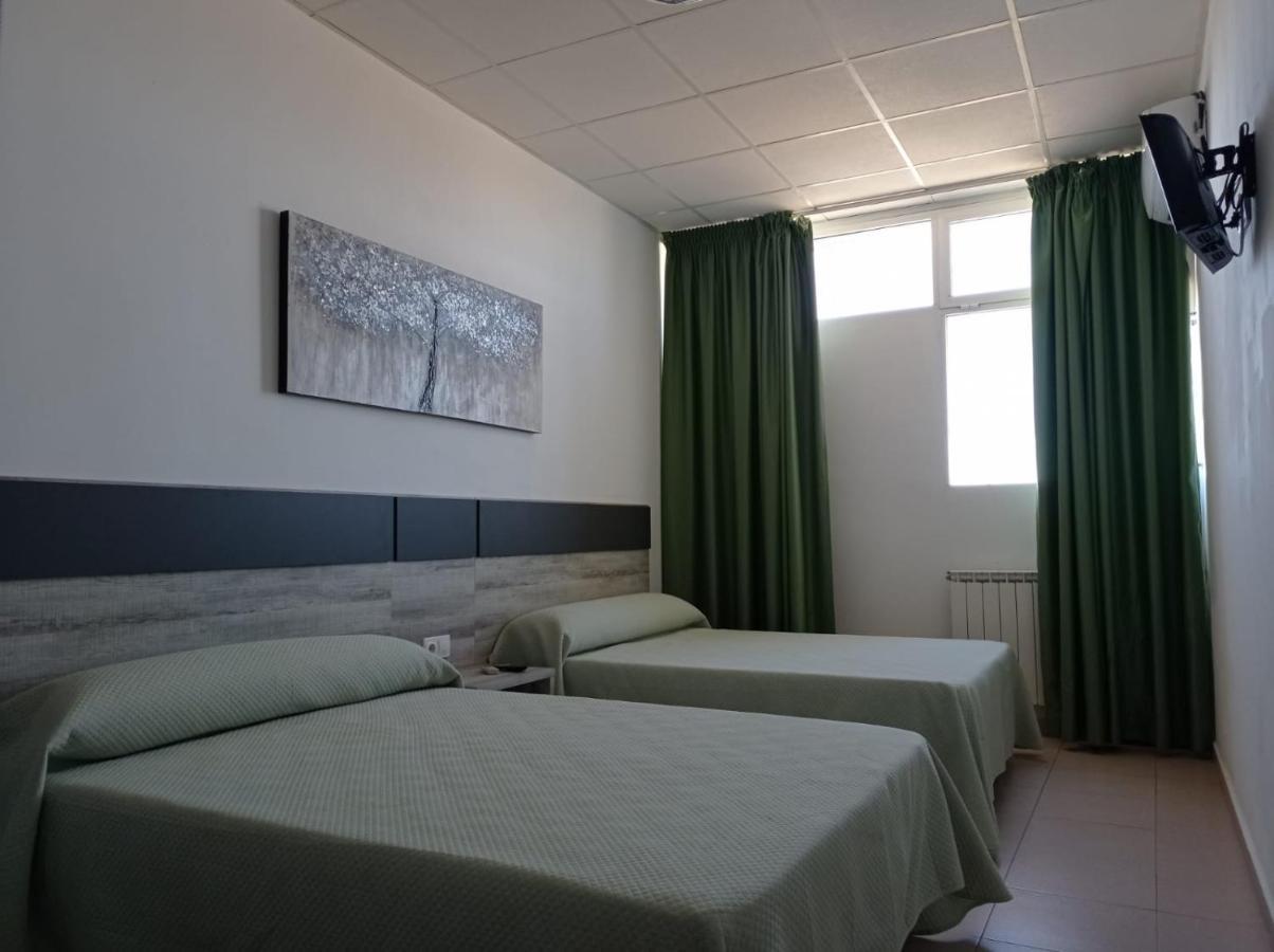 Hostal Brin Монреаль-дель-Кампо Экстерьер фото