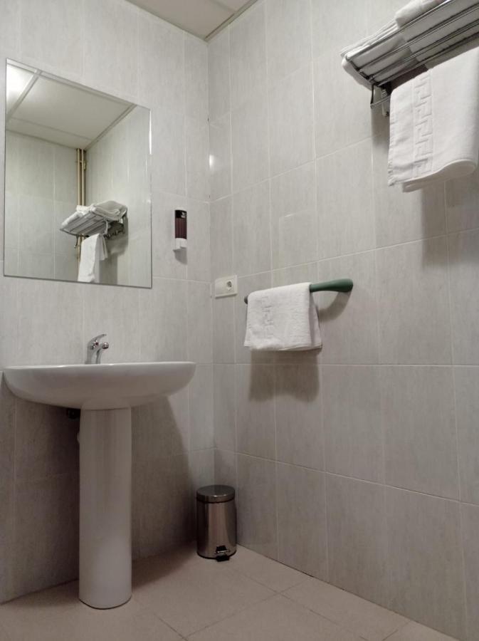 Hostal Brin Монреаль-дель-Кампо Экстерьер фото